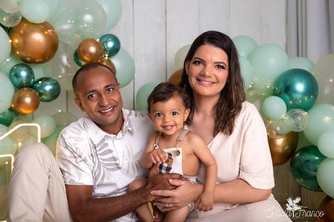 baby bebe brasília brasilia df distrito federal book fotografo fotógrafa fotografa acompanhamento fotografia 12 meses trimestral 1 ano melhor leticia franco letícia lua nova art arte foto smash the cake ensaio com bolo esmagando menino'