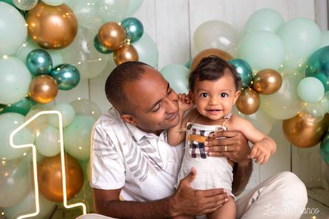 baby bebe brasília brasilia df distrito federal book fotografo fotógrafa fotografa acompanhamento fotografia 12 meses trimestral 1 ano melhor leticia franco letícia lua nova art arte foto smash the cake ensaio com bolo esmagando menino'