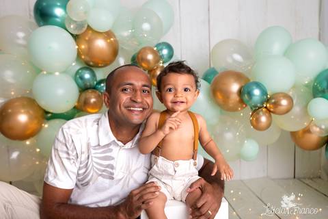 baby bebe brasília brasilia df distrito federal book fotografo fotógrafa fotografa acompanhamento fotografia 12 meses trimestral 1 ano melhor leticia franco letícia lua nova art arte foto smash the cake ensaio com bolo esmagando menino'