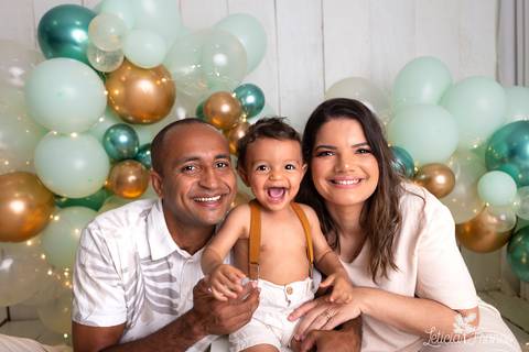 baby bebe brasília brasilia df distrito federal book fotografo fotógrafa fotografa acompanhamento fotografia 12 meses trimestral 1 ano melhor leticia franco letícia lua nova art arte foto smash the cake ensaio com bolo esmagando menino'