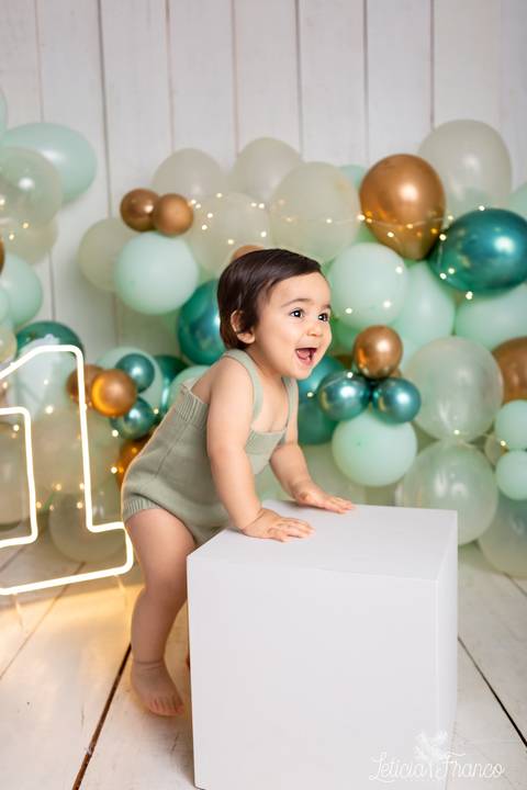 baby bebe brasília brasilia df distrito federal book fotografo fotógrafa fotografa acompanhamento fotografia 12 meses trimestral 1 ano melhor leticia franco letícia lua nova art arte foto smash the cake ensaio com bolo esmagando menino'