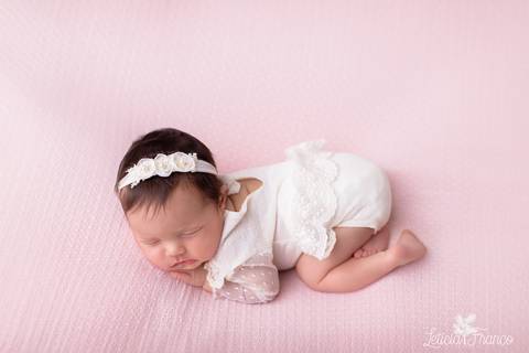 bebê recém nascido newborn brasilia fotografa fotografo fotógrafa brasília df distrito federal baby bebe reborn book melhor leticia franco letícia lua nova art arte foto wrap enrolado '