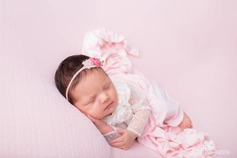 bebê recém nascido newborn brasilia fotografa fotografo fotógrafa brasília df distrito federal baby bebe reborn book melhor leticia franco letícia lua nova art arte foto wrap enrolado 
'
