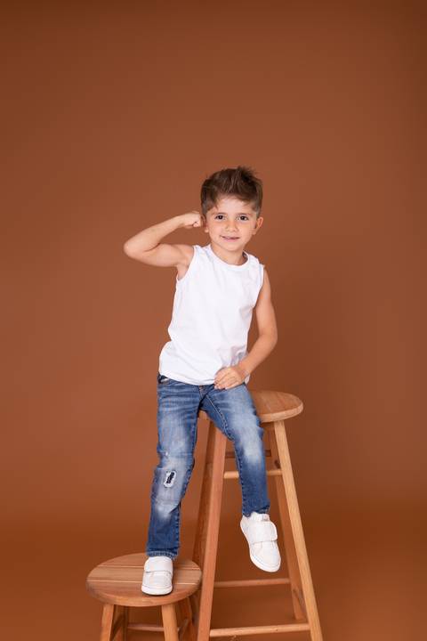 dia dos pais pai de um casal de crianças fundo marrom brasilia jardim botanico lago sul df familia'