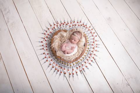 bebê recém nascido newborn brasilia fotografa fotografo fotógrafa brasília df distrito federal baby bebe reborn book melhor leticia franco letícia wrap enrolado 
clexane trombofilia bebe arco iris'