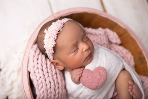 bebê recém nascido newborn brasilia fotografa fotografo fotógrafa brasília df distrito federal baby bebe reborn book melhor leticia franco letícia wrap enrolado 
sicilia cecilia italia'