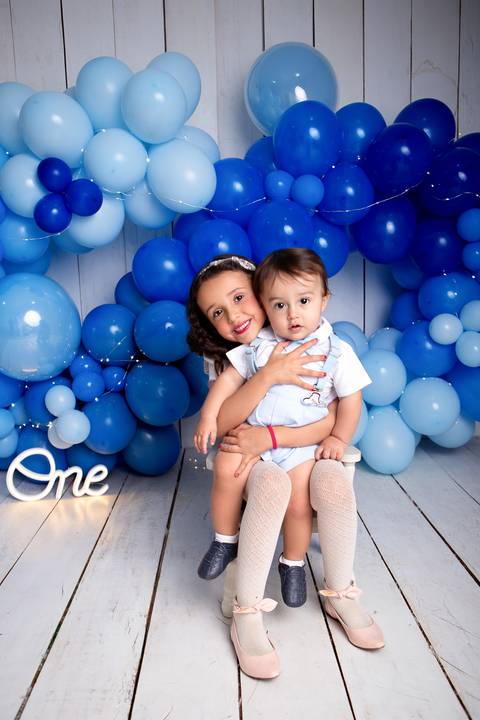 baby bebe brasília brasilia df distrito federal book fotografo fotógrafa fotografa acompanhamento fotografia 12 meses trimestral 1 ano melhor leticia franco letícia lua nova art arte foto smash the cake ensaio com bolo esmagando menino'