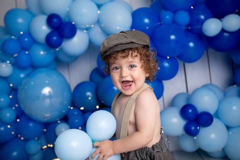 acompanhamento fotografia 17 meses trimestral 1 ano melhor leticia franco letícia smash the cake ensaio com bolo esmagando harley moto balões azul azuis'