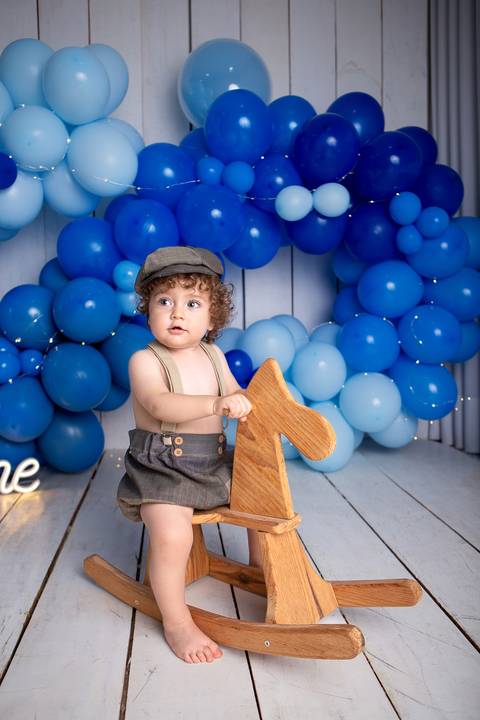 acompanhamento fotografia 17 meses trimestral 1 ano melhor leticia franco letícia smash the cake ensaio com bolo esmagando harley moto balões azul azuis'