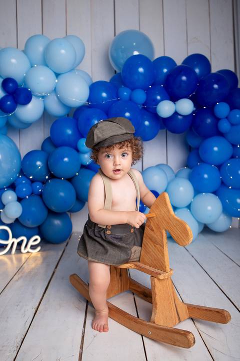 acompanhamento fotografia 17 meses trimestral 1 ano melhor leticia franco letícia smash the cake ensaio com bolo esmagando harley moto balões azul azuis'