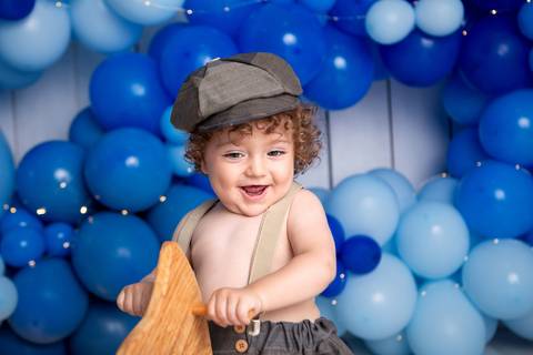 acompanhamento fotografia 17 meses trimestral 1 ano melhor leticia franco letícia smash the cake ensaio com bolo esmagando harley moto balões azul azuis'