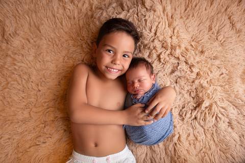 bebê recém nascido newborn brasilia fotografa fotografo fotógrafa brasília df distrito federal baby bebe reborn book melhor leticia franco letícia lua nova art arte foto wrap enrolado '