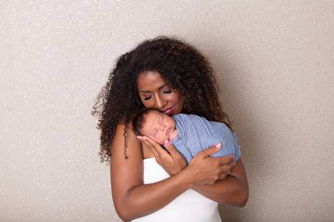 bebê recém nascido newborn brasilia fotografa fotografo fotógrafa brasília df distrito federal baby bebe reborn book melhor leticia franco letícia lua nova art arte foto wrap enrolado '