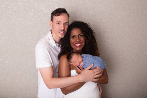 bebê recém nascido newborn brasilia fotografa fotografo fotógrafa brasília df distrito federal baby bebe reborn book melhor leticia franco letícia lua nova art arte foto wrap enrolado '