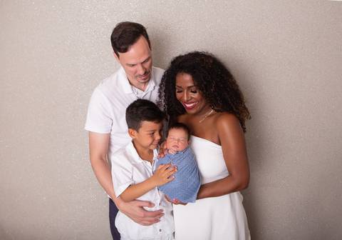 bebê recém nascido newborn brasilia fotografa fotografo fotógrafa brasília df distrito federal baby bebe reborn book melhor leticia franco letícia lua nova art arte foto wrap enrolado '