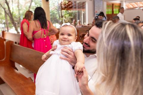 batizado brasilia df paroquia sao joão paulo ii águas claras batismo benção irmãos bebe criança distrito federal book fotografo fotografa fotografia leticia franco'