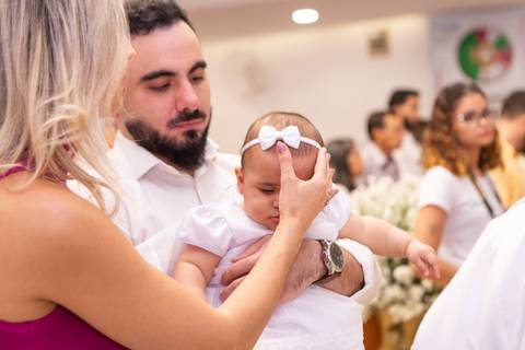 batizado brasilia df paroquia sao joão paulo ii águas claras batismo benção irmãos bebe criança distrito federal book fotografo fotografa fotografia leticia franco'