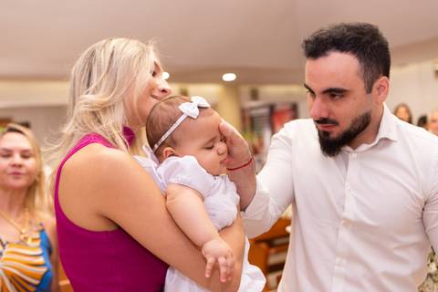 batizado brasilia df paroquia sao joão paulo ii águas claras batismo benção irmãos bebe criança distrito federal book fotografo fotografa fotografia leticia franco'