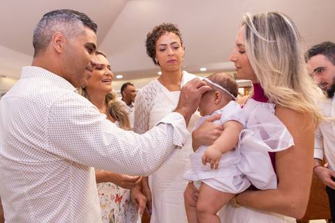 batizado brasilia df paroquia sao joão paulo ii águas claras batismo benção irmãos bebe criança distrito federal book fotografo fotografa fotografia leticia franco'