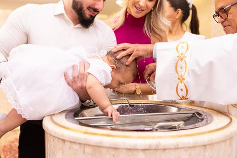 batizado brasilia df paroquia sao joão paulo ii águas claras batismo benção irmãos bebe criança distrito federal book fotografo fotografa fotografia leticia franco'