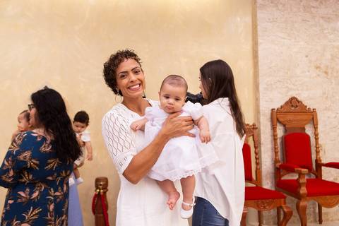 batizado brasilia df paroquia sao joão paulo ii águas claras batismo benção irmãos bebe criança distrito federal book fotografo fotografa fotografia leticia franco'