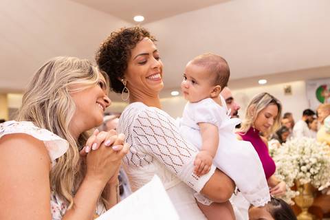 batizado brasilia df paroquia sao joão paulo ii águas claras batismo benção irmãos bebe criança distrito federal book fotografo fotografa fotografia leticia franco'