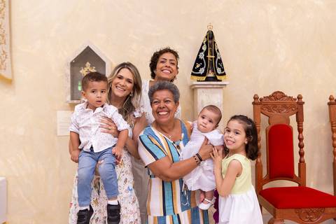 batizado brasilia df paroquia sao joão paulo ii águas claras batismo benção irmãos bebe criança distrito federal book fotografo fotografa fotografia leticia franco'