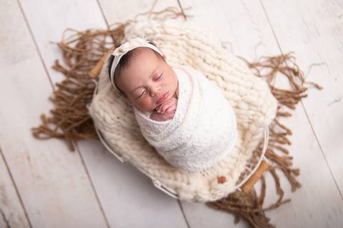 bebê recém nascido newborn brasilia fotografa fotografo fotógrafa brasília df distrito federal baby bebe reborn book melhor leticia franco letícia lifestyle'