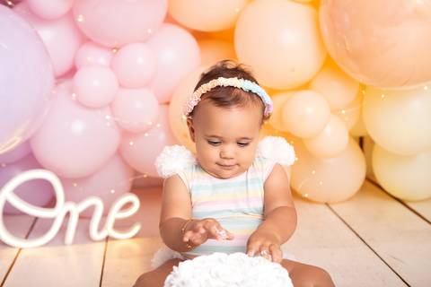 baby bebe brasília brasilia df distrito federal book fotografo fotógrafa fotografa acompanhamento fotografia 12 meses trimestral 1 ano melhor leticia franco letícia smash the cake ensaio com bolo esmagando splash candy colors'