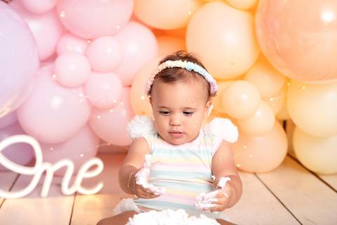 baby bebe brasília brasilia df distrito federal book fotografo fotógrafa fotografa acompanhamento fotografia 12 meses trimestral 1 ano melhor leticia franco letícia smash the cake ensaio com bolo esmagando splash candy colors'