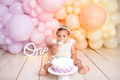 baby bebe brasília brasilia df distrito federal book fotografo fotógrafa fotografa acompanhamento fotografia 12 meses trimestral 1 ano melhor leticia franco letícia smash the cake ensaio com bolo esmagando splash candy colors'