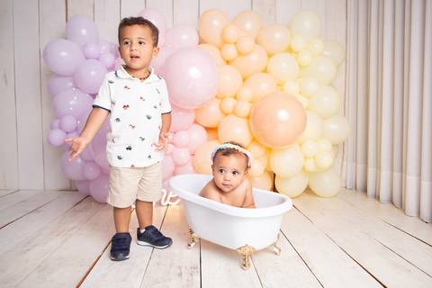 baby bebe brasília brasilia df distrito federal book fotografo fotógrafa fotografa acompanhamento fotografia 12 meses trimestral 1 ano melhor leticia franco letícia smash the cake ensaio com bolo esmagando splash candy colors'