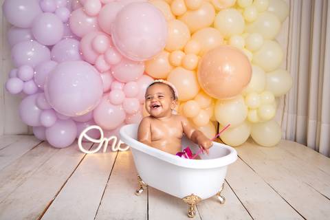 baby bebe brasília brasilia df distrito federal book fotografo fotógrafa fotografa acompanhamento fotografia 12 meses trimestral 1 ano melhor leticia franco letícia smash the cake ensaio com bolo esmagando splash candy colors'