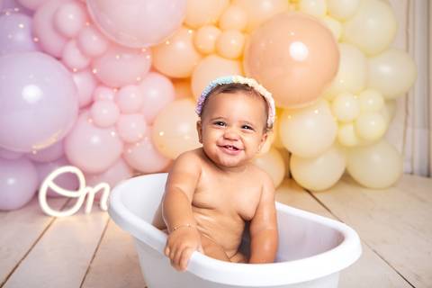 baby bebe brasília brasilia df distrito federal book fotografo fotógrafa fotografa acompanhamento fotografia 12 meses trimestral 1 ano melhor leticia franco letícia smash the cake ensaio com bolo esmagando splash candy colors'