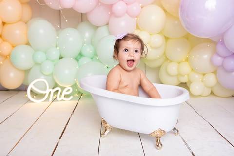 baby bebe brasília brasilia df distrito federal book fotografo fotógrafa fotografa acompanhamento fotografia 12 meses trimestral 1 ano melhor leticia franco letícia smash the cake ensaio com bolo esmagando splash candy colors'