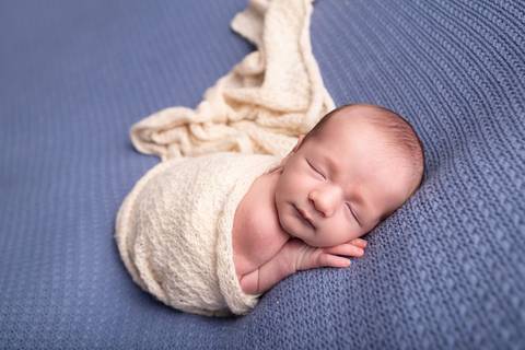 bebê recém nascido newborn brasilia fotografa fotografo fotógrafa brasília df distrito federal baby bebe reborn book melhor leticia franco letícia lifestyle
'