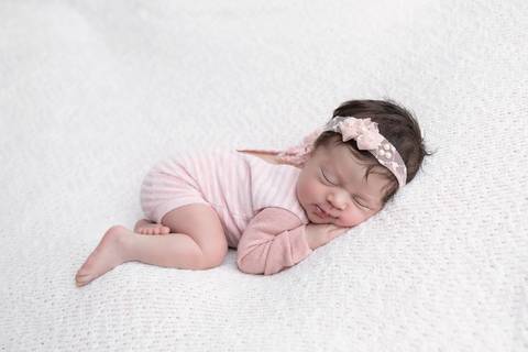 bebê recém nascido newborn brasilia fotografa fotografo fotógrafa brasília df distrito federal baby bebe reborn book melhor leticia franco letícia lifestyle
'