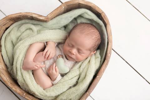 bebê recém nascido newborn brasilia fotografa fotografo fotógrafa brasília df distrito federal baby bebe reborn book melhor leticia franco letícia lifestyle
'