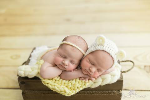 bebê recém nascido newborn brasilia fotografa fotografo fotógrafa brasília df distrito federal baby bebe reborn book melhor leticia franco letícia gemeos twins '