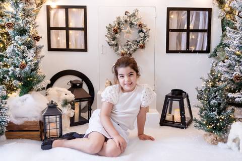 ensaio de natal bebê touca de papai noel brasilia df registrado pela fotógrafa letícia franco papai noel arvore guirlanda pijama carter's carters  trailer neve'