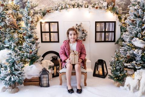 ensaio de natal bebê touca de papai noel brasilia df registrado pela fotógrafa letícia franco papai noel arvore guirlanda pijama carter's carters  trailer neve'