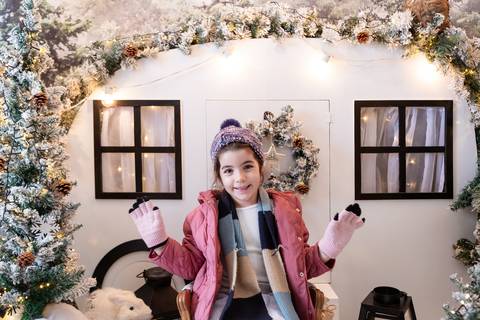 ensaio de natal bebê touca de papai noel brasilia df registrado pela fotógrafa letícia franco papai noel arvore guirlanda pijama carter's carters  trailer neve'