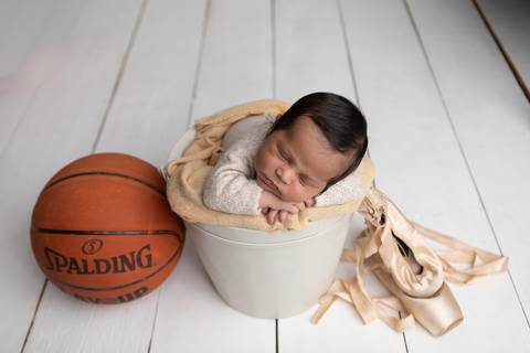 bebê recém nascido newborn brasilia fotografa fotografo fotógrafa brasília df distrito federal baby bebe reborn book melhor leticia franco letícia  wrap enrolado 
ballet basquete'