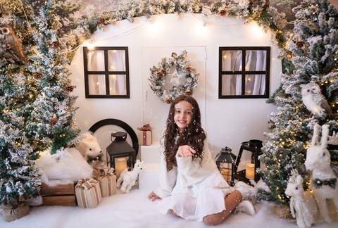 ensaio de natal bebê touca de papai noel brasilia df registrado pela fotógrafa letícia franco papai noel arvore guirlanda pijama carter's carters  trailer neve'