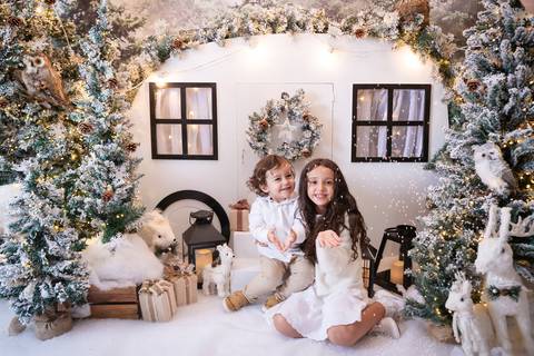 ensaio de natal bebê touca de papai noel brasilia df registrado pela fotógrafa letícia franco papai noel arvore guirlanda pijama carter's carters  trailer neve'