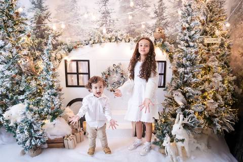 ensaio de natal bebê touca de papai noel brasilia df registrado pela fotógrafa letícia franco papai noel arvore guirlanda pijama carter's carters  trailer neve'