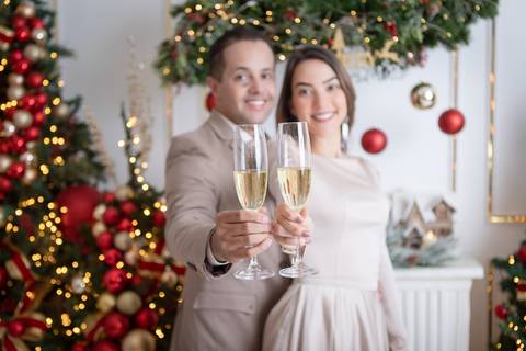 ensaio de natal bebê touca de papai noel brasilia df registrado pela fotógrafa letícia franco papai noel arvore guirlanda pijama carter's carters  trailer neve
'