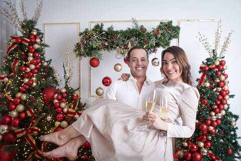 ensaio de natal bebê touca de papai noel brasilia df registrado pela fotógrafa letícia franco papai noel arvore guirlanda pijama carter's carters  trailer neve
'