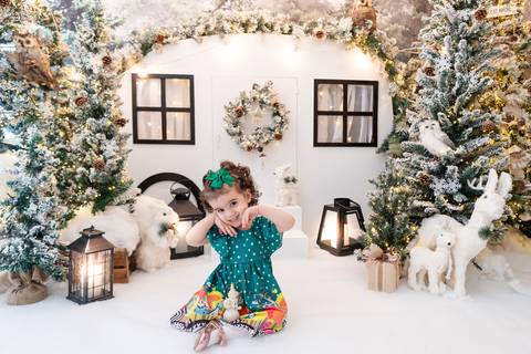 ensaio de natal bebê touca de papai noel brasilia df registrado pela fotógrafa letícia franco papai noel arvore guirlanda pijama carter's carters  trailer neve
'