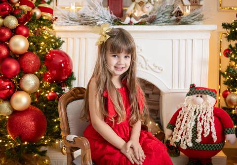 ensaio de natal bebê touca de papai noel brasilia df registrado pela fotógrafa letícia franco papai noel arvore guirlanda pijama carter's carters  trailer neve
'